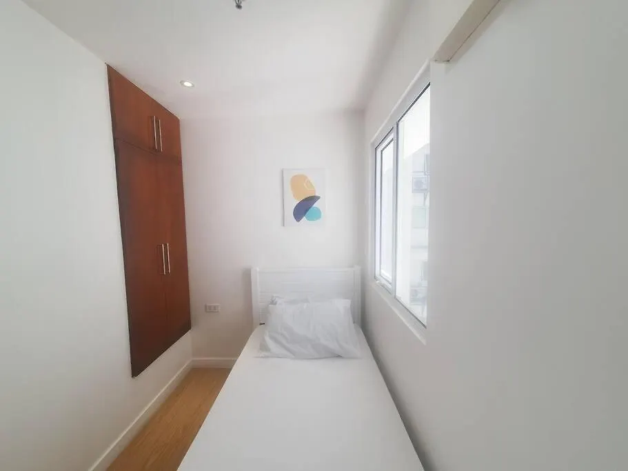 Bgc Taguig Cozy 2 Bedroom Loft, With Stunning Bgc Skyline View! Manila