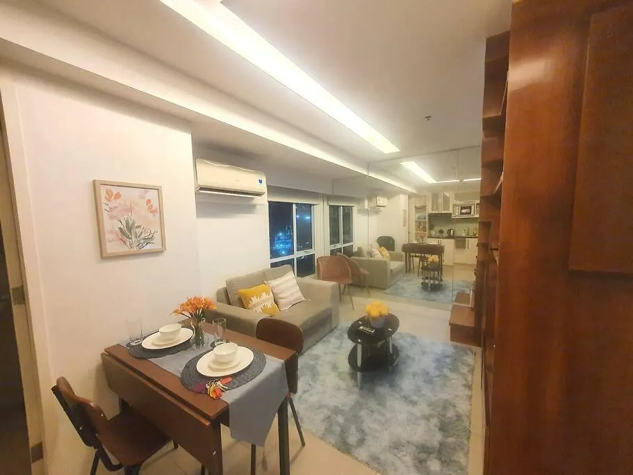 Bgc Taguig Cozy 2 Bedroom Loft, With Stunning Bgc Skyline View! Manila
